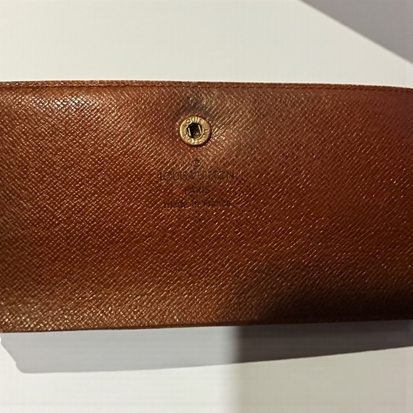 Louis Vuitton Brown Long Wallet – Pre-Loved, Needs Interior Care - Picture 9 of 15